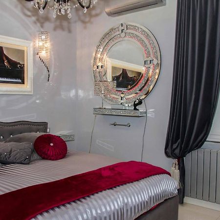Jacuzzi Love SuitesweetRom Exteriör bild