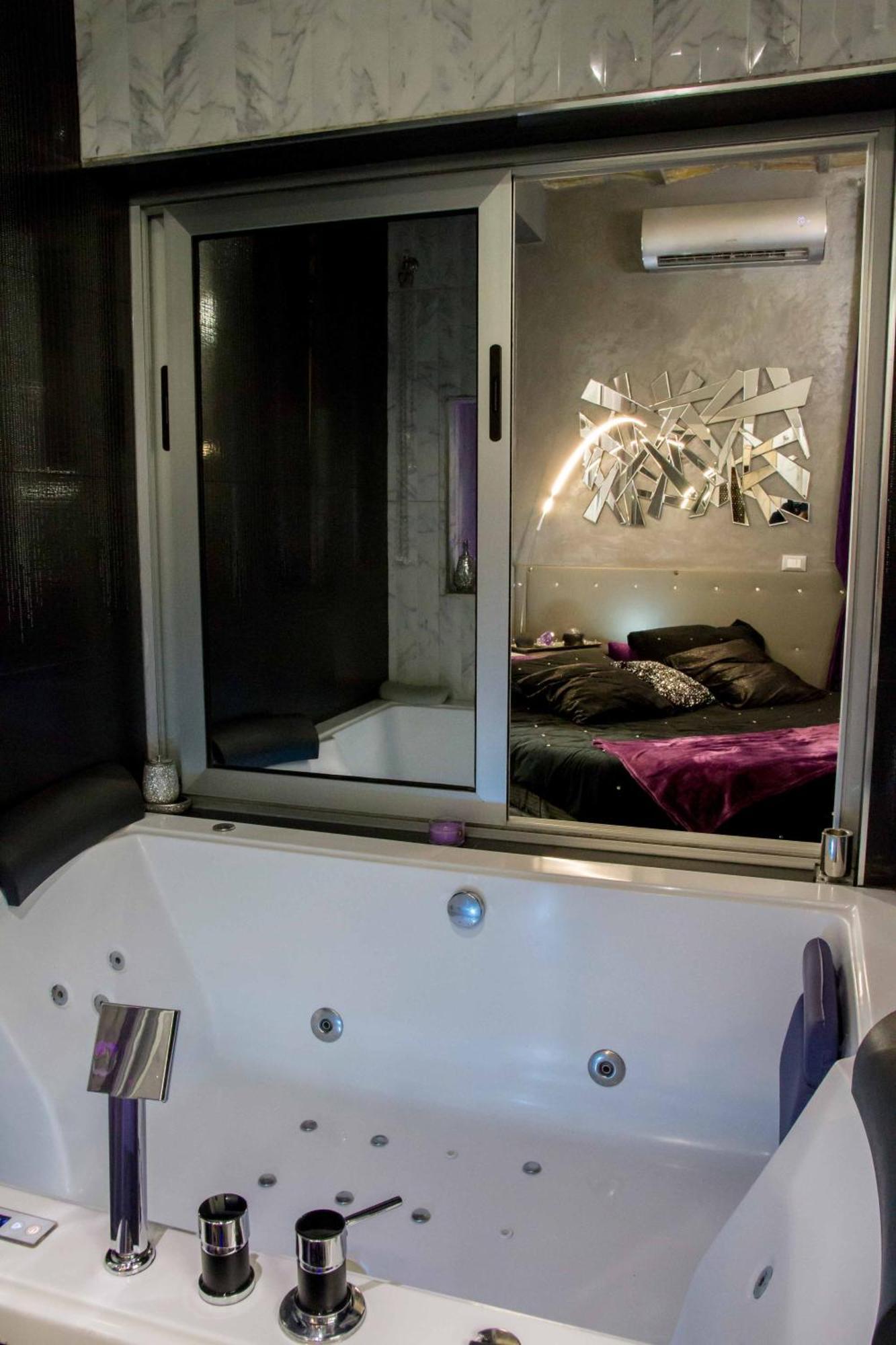 Jacuzzi Love SuitesweetRom Exteriör bild